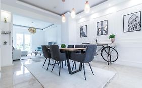 Corvinus Smart Apartment With Beautiful View